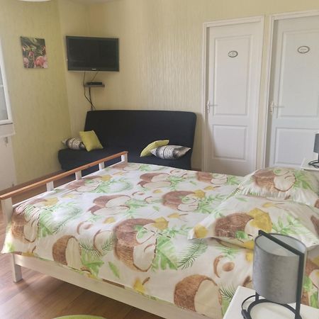 Le Logis Du Marais Bed and Breakfast Les Magnils-Reigniers Buitenkant foto
