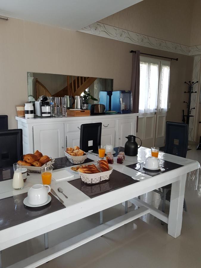 Le Logis Du Marais Bed and Breakfast Les Magnils-Reigniers Buitenkant foto