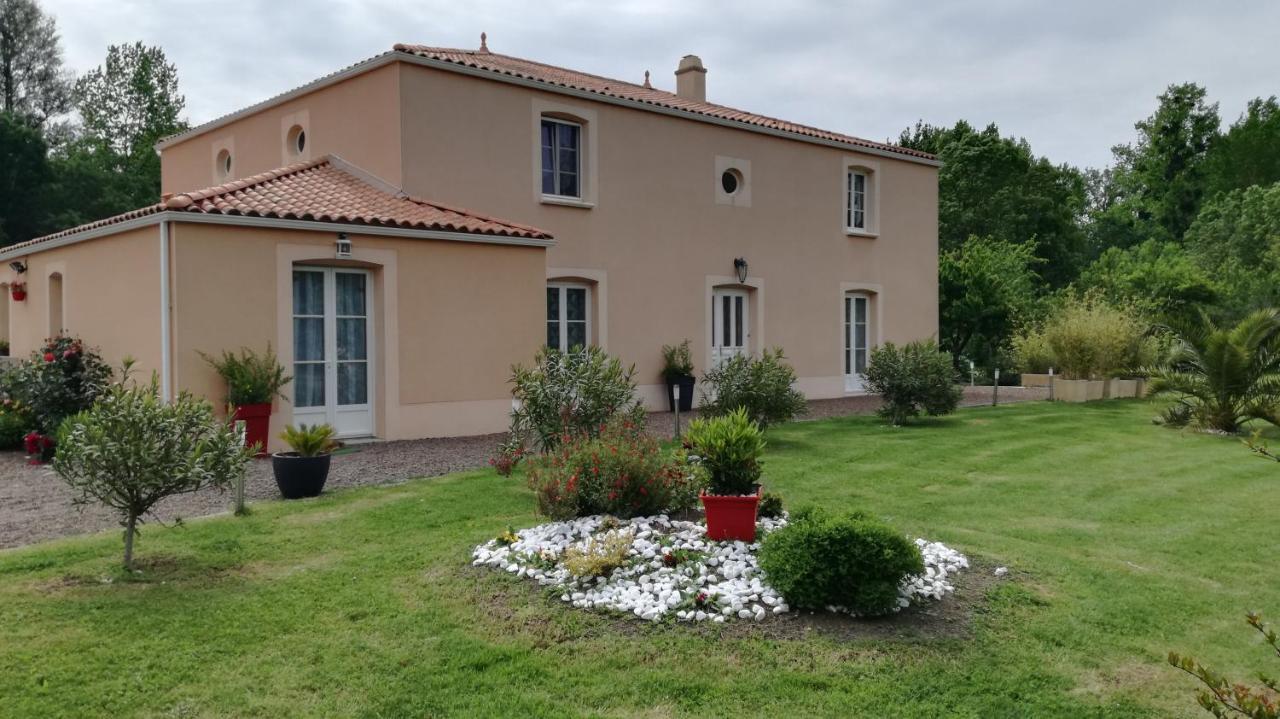 Le Logis Du Marais Bed and Breakfast Les Magnils-Reigniers Buitenkant foto
