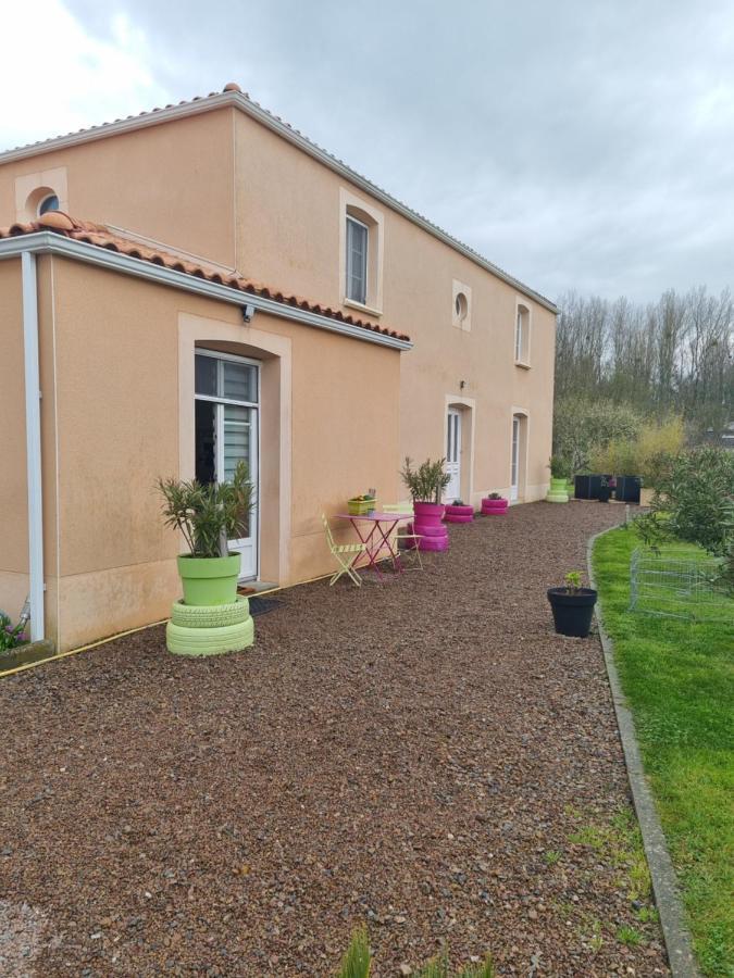 Le Logis Du Marais Bed and Breakfast Les Magnils-Reigniers Buitenkant foto