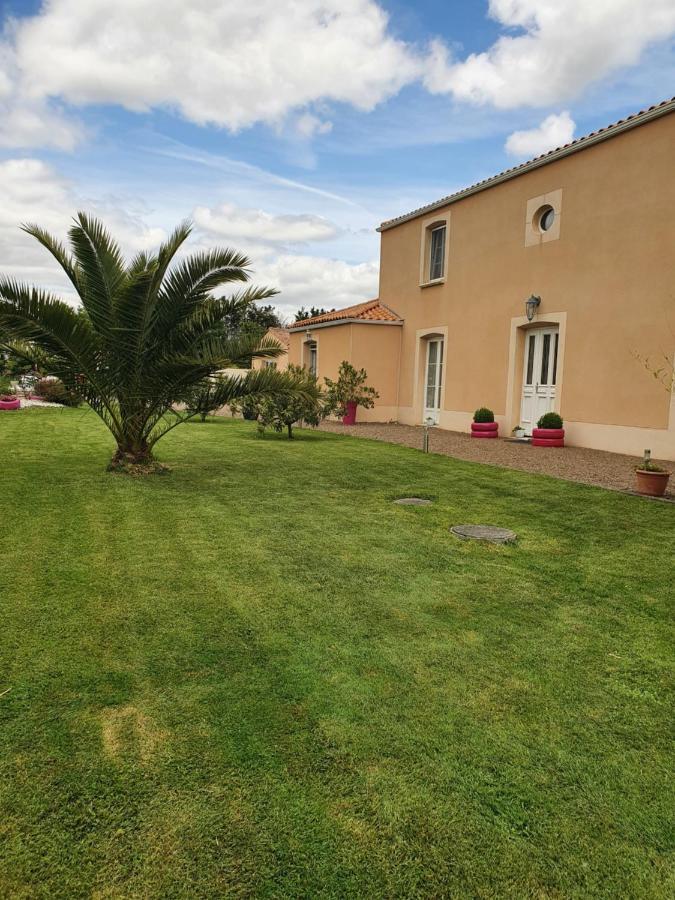 Le Logis Du Marais Bed and Breakfast Les Magnils-Reigniers Buitenkant foto