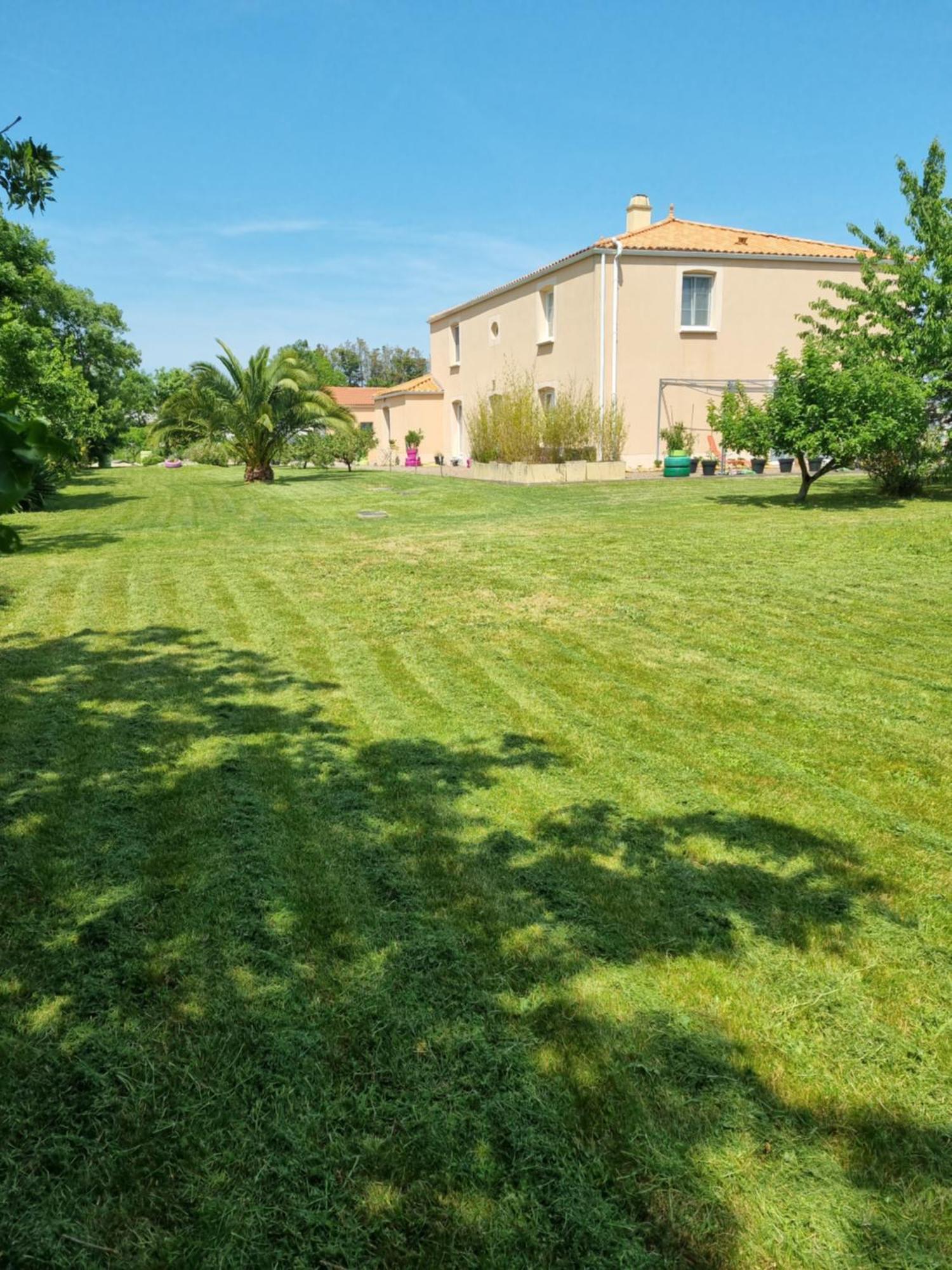 Le Logis Du Marais Bed and Breakfast Les Magnils-Reigniers Buitenkant foto